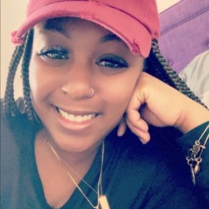 Meet your Posher, Alicia